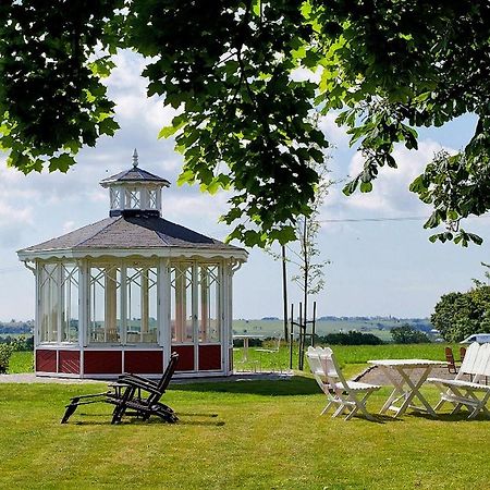 Torsborgs Gard Bed and Breakfast Simrishamn Exterior foto